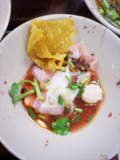 เส้นใหญ่เย็นตาโฟ ที่ ร้านอาหาร อนงค์ ก๋วยเตี๋ยวเรือ