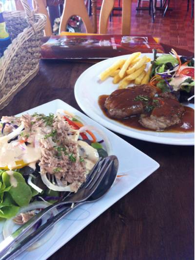 ร้านอาหาร สเต็ก East & West