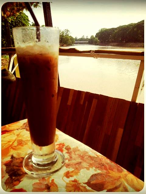 antique ที่ ร้านอาหาร เฮือนโบราณบ้านฮิมปิง