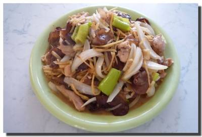 ไก่ผัดขิง ที่ ร้านอาหาร INfiNITy Bar& ResTauRanT Phrae