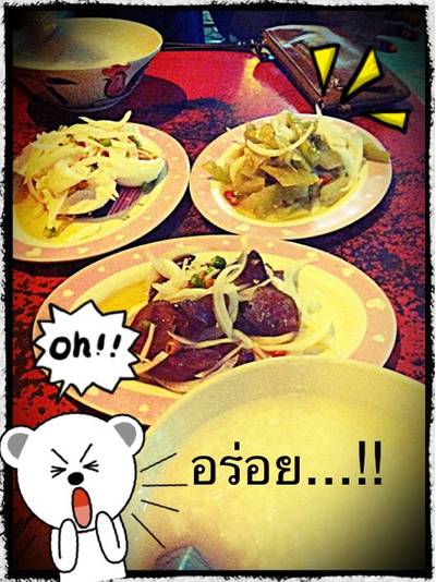 ร้อนก็ร้อน...อร่อยก็อร่อย..!!! ที่ ร้านอาหาร ข้าวต้มเครื่อง