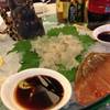 กุ้งล็อบสเตอร์ซาซิมิ ส่วนหัวปรุงเป็นโจ๊กกุ้ง ที่ ร้านอาหาร Ronghui Tiantian Yu Gang