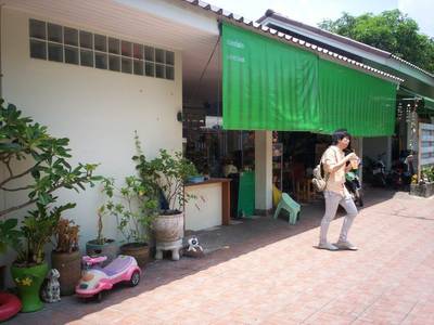 ทางเข้า ที่ ร้านอาหาร ครัวในบ้าน ซอยระนอง2