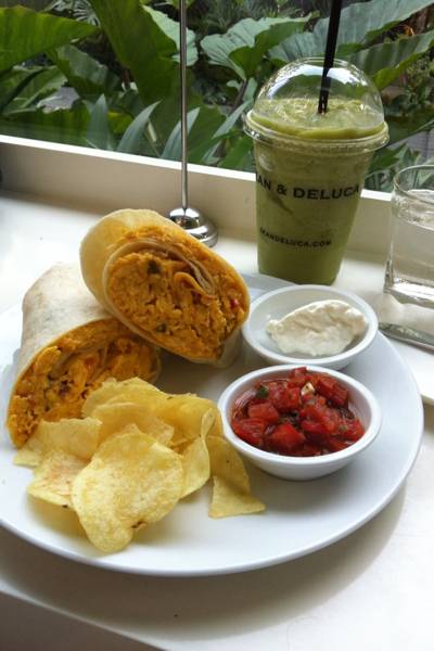 vegan tex-max breakfast burrito ที่ ร้านอาหาร Dean & Deluca ช่องนนทรี