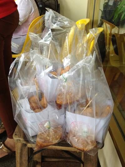 ร้านอาหาร ยุ้ยเผือกทอด เสาชิงช้า