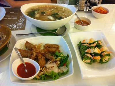 ร้านอาหาร T.House K-Village ร้านอาหาร T.House K-Village