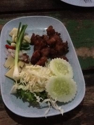 แหนมซีกโครงหมู ที่ ร้านอาหาร ครัวเตาถ่าน