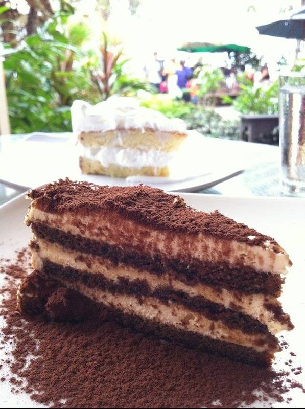 ทีรามิสุ อร่อย ล่้ำใช้ได้ ที่ ร้านอาหาร บ้านใกล้วัง