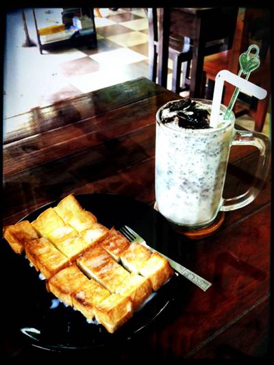 กาแฟรสชาติดี ขนมปังกรอบนุ่ม อร่อยมากๆ ที่ ร้านอาหาร A.P.Coffee กาแฟรสชาติดี ขนมปังกรอบนุ่ม อร่อยมากๆ ที่ ร้านอาหาร A.P.Coffee