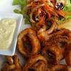 ปลาหมึกทอดกรอบ ของกินเล่นเพลินๆ ที่ ร้านอาหาร Hua-Hin Hills Vineyard