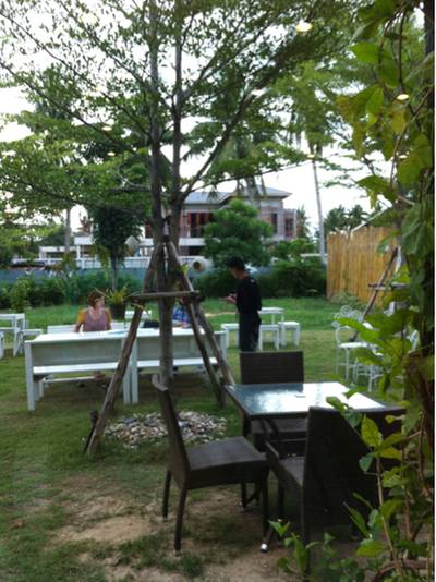 ร้านอาหาร The Village Garden Restaurant
