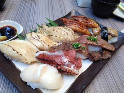 Aburi Set (1300.-) ที่ ร้านอาหาร Sakana Sushi & Sashimi