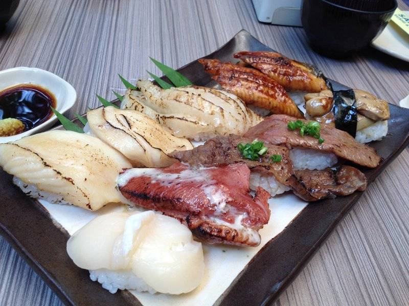 Aburi Set (1300.-) ที่ ร้านอาหาร Sakana Sushi & Sashimi