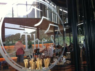 ร้านเดอะศาลา ท่ามกลางบรรยากาศไร่องุ่นแสนโรแมนติค ที่ ร้านอาหาร Hua-Hin Hills Vineyard