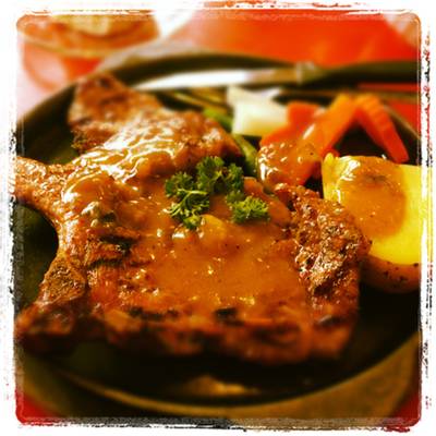 สเต็กทีโบนหมู 102 บาท ที่ ร้านอาหาร สเต็กรอยยิ้ม บางบอน บางบอน