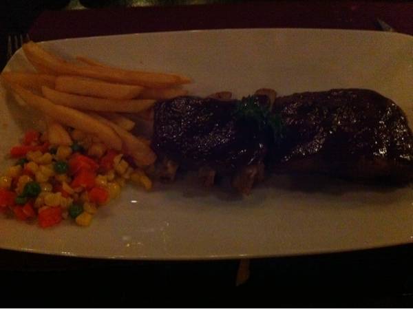 ร้านอาหาร Neil's Tavern Restaurant (Steak House) ร่วมฤดี