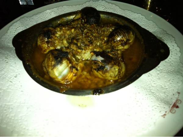 ร้านอาหาร Neil's Tavern Restaurant (Steak House) ร่วมฤดี
