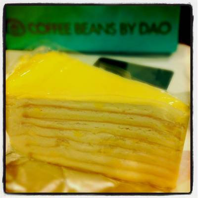 เครปเค้กวนิลา ที่สอยกลับบ้านมา  ที่ ร้านอาหาร Coffee Beans by Dao สยามพารากอน