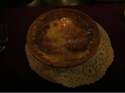 ร้านอาหาร Neil's Tavern Restaurant (Steak House) ร่วมฤดี