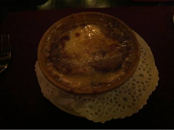 ร้านอาหาร Neil's Tavern Restaurant (Steak House) ร่วมฤดี