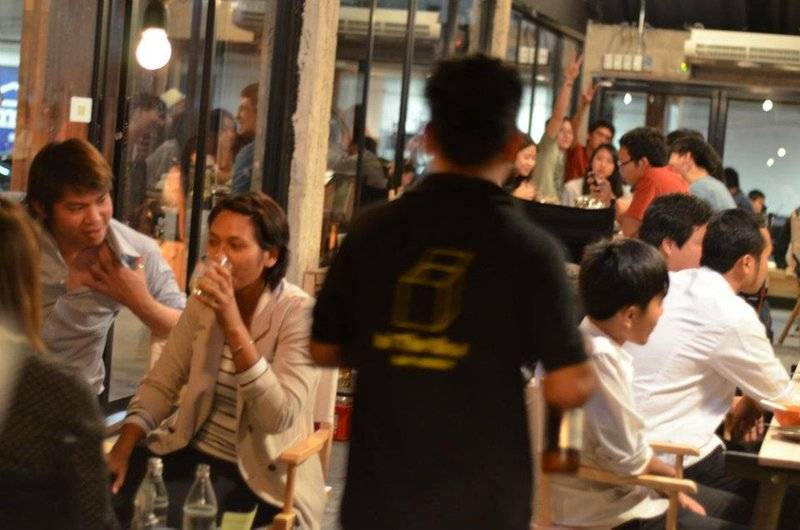 ร้านอาหาร In The Box Bar Station