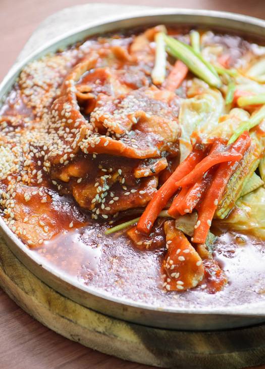 ร้านอาหาร แซบชัวร์