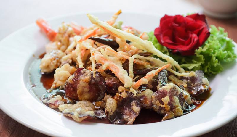 ร้านอาหาร แซบชัวร์