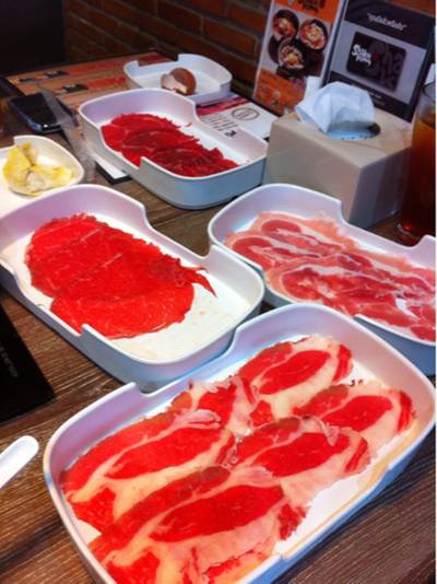 เนื้อมี3แบบในเซ็ทนี้390 ไทยเฟร้นท์ ที่ ร้านอาหาร Shabu King