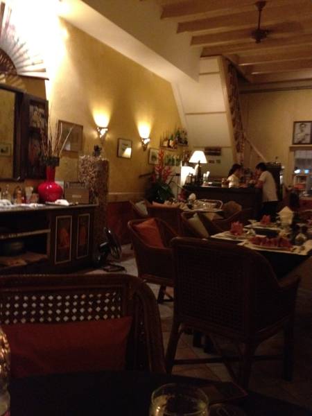 บรรยากาศร้าน กลางคืน ที่ ร้านอาหาร ดีบุก (Dibuk Restaurant)