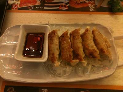 เกี๊ยวซ่า ที่ ร้านอาหาร ai japanese Promenade