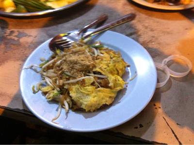 ร้านผัดไทยหน้าตลาดเทศบาล
ขายวันจันทร์่-เสาร์ เวลา 17.00น-22.00น ที่ ร้านอาหาร บ้านคุณเฮง