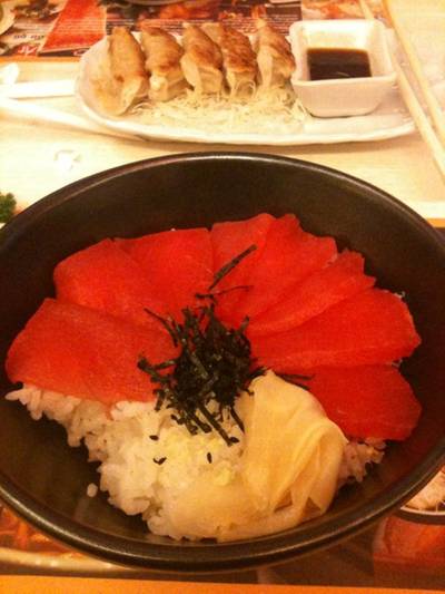 ข้าวหน้าปลามากุโร่ ที่ ร้านอาหาร ai japanese Promenade
