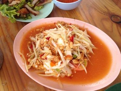 ร้านอาหาร น้องพิม ริมหาดราไวย์