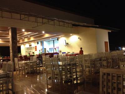 ร้านอาหาร เรือนสักประดู่