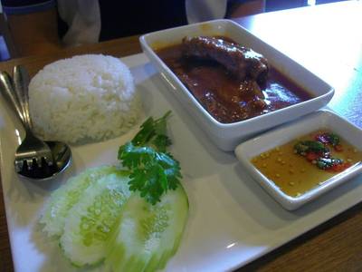 ข้าวซี่โครงหมูอบ ที่ ร้านอาหาร เล่นเส้น K-Village