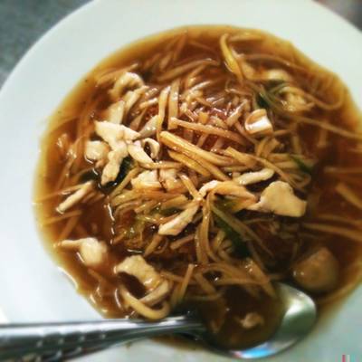 ร้านอาหาร เล้งกี่ ราดหน้าฮ่องกง (สามย่าน)