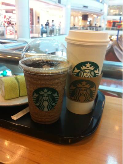 คาราเมล ม็อกเชียโต้, มอคค่า คุ้กกี้ ที่ ร้านอาหาร Starbucks Seacon Square คาราเมล ม็อกเชียโต้, มอคค่า คุ้กกี้ ที่ ร้านอาหาร Starbucks Seacon Square