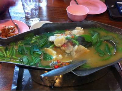 ร้านอาหาร ลุงลอยป่าลั่น & White House