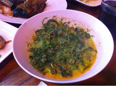 ร้านอาหาร ลุงลอยป่าลั่น & White House
