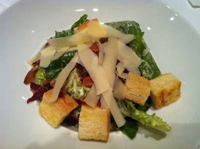 Greyhound Café ดิเอ็มโพเรี่ยม ที่ ร้านอาหาร Greyhound Café ดิเอ็มโพเรี่ยม