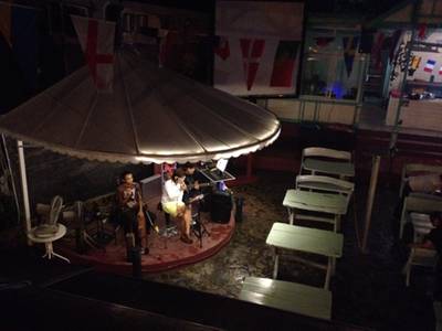 ร้านอาหาร Teng Bar