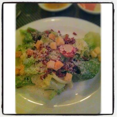 ซีซ่าร์สลัด ที่ไม่ใช่ฝีมือเราทำเอง อิอิ ที่ ร้านอาหาร Vie Dining