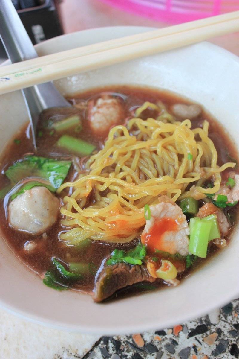 บะหมี่หมูน้ำตก  ที่ ร้านอาหาร ก๋วยเตี๋ยวเรือครูใหญ่
