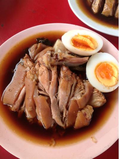 ขาหมู ที่ ร้านอาหาร ร้านข้าวขาหมูป้าเผือก