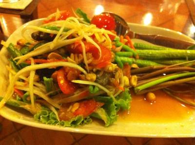 ส้มตำ ที่ ร้านอาหาร Terra Cotta