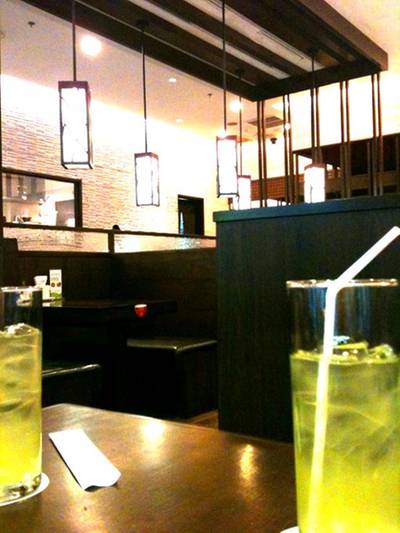 ชาเขียวรีฟิล 35 บาท ที่พนักงานไม่ค่อยมาเติม ที่ ร้านอาหาร Chabuton Ramen Central Rama 9