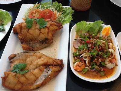 ร้านอาหาร ส้มตำจินดา