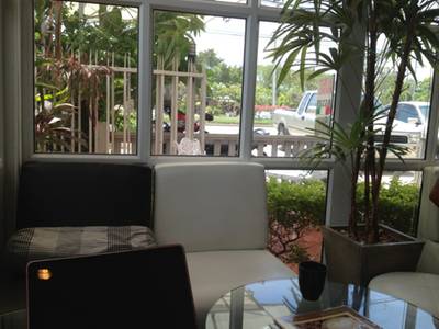 ร้านอาหาร White House Coffee
