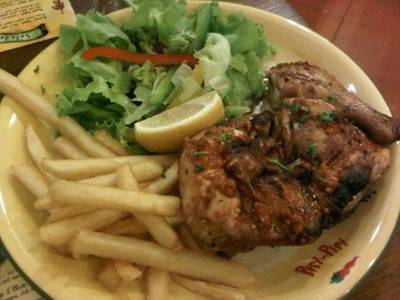 ไก่ย่างครึ่งตัว ที่ ร้านอาหาร Piri Piri Siam Paragon