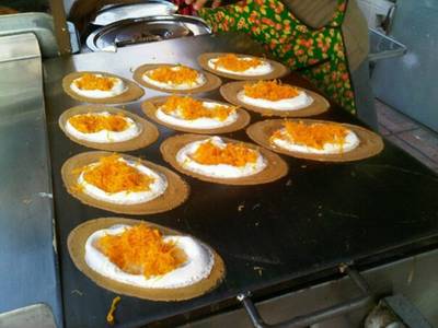 ร้านอาหาร ขนมเบื้องหวานผึ้งน้อย